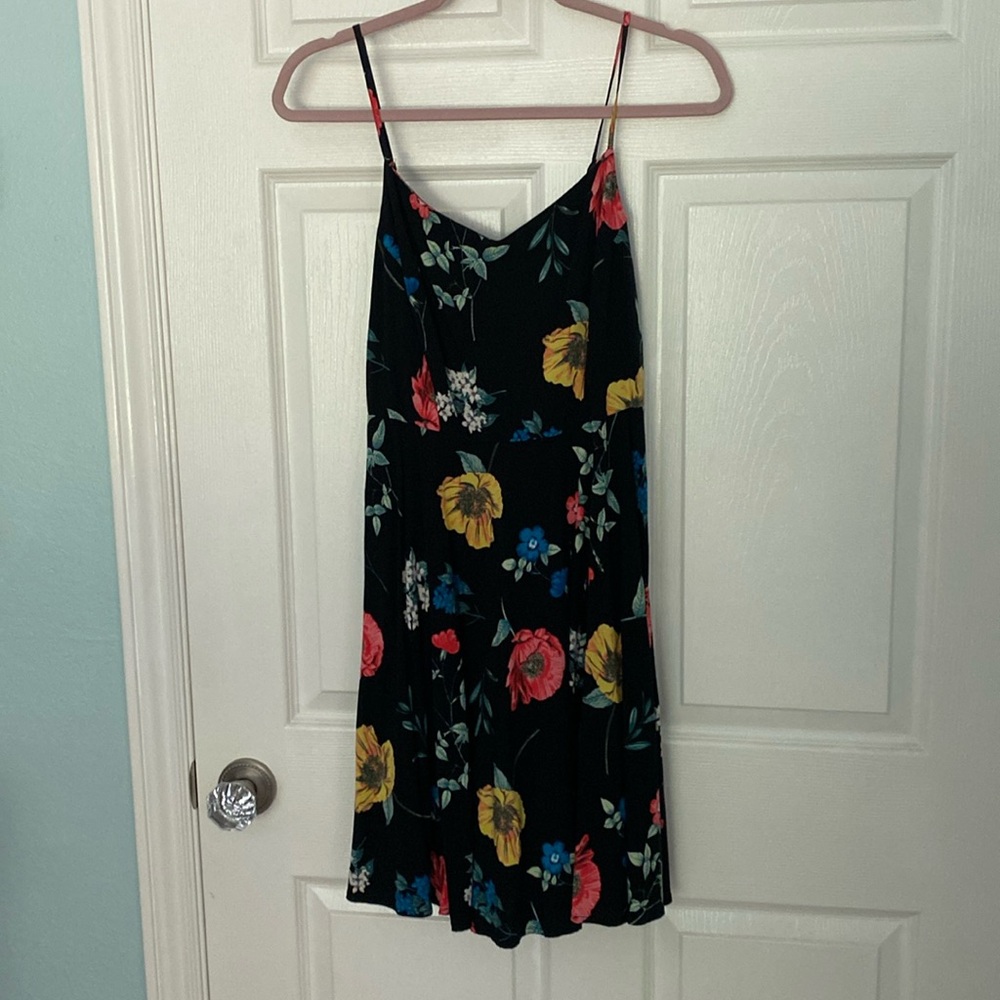 Floral dress old Navy size Medium beautiful print